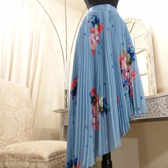 Ted Baker Dresses & Skirts - 🍒NWT🍒 TED BAKER ASYMMETRICAL PLEATED SKIRT